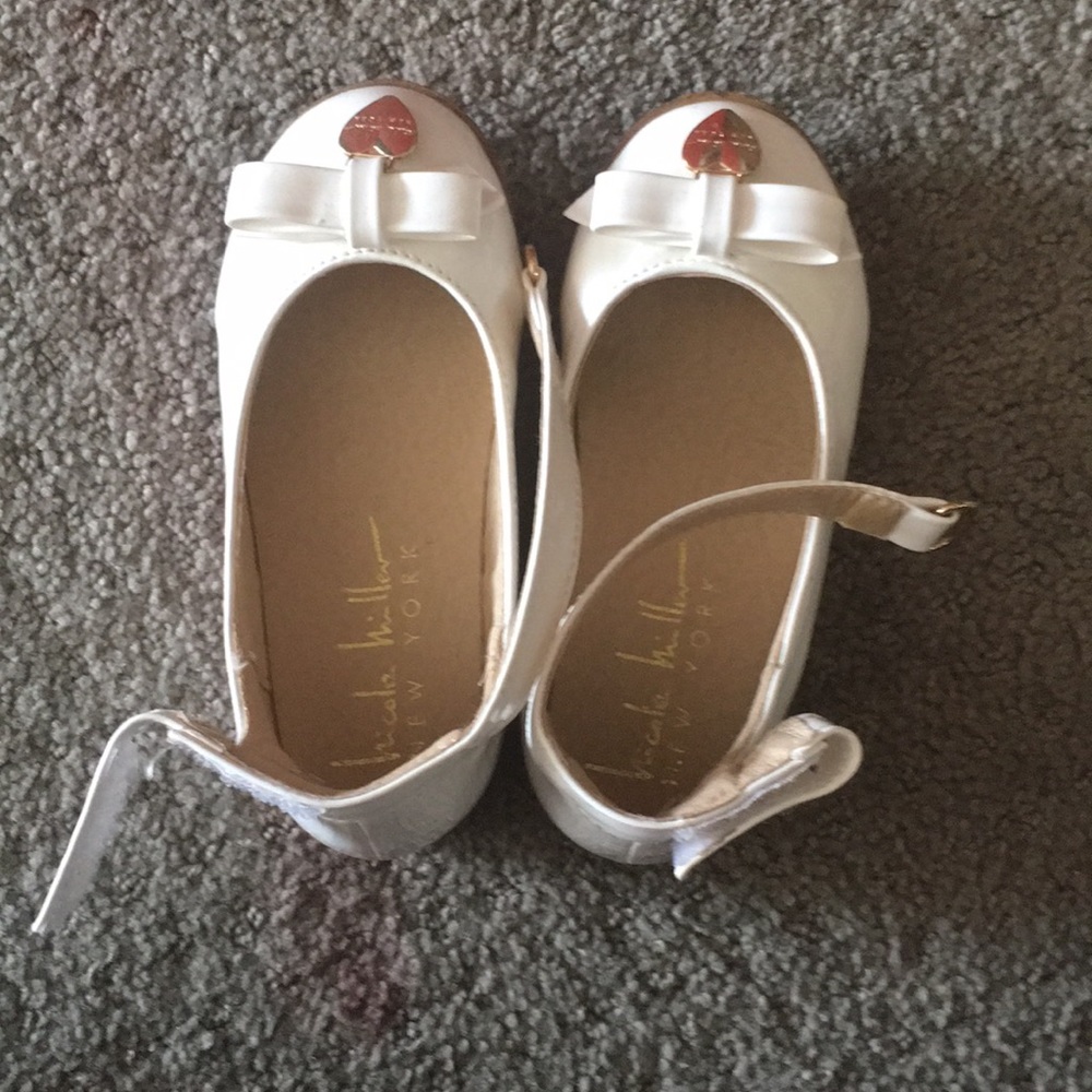 Nicole Miller white dress shoes
